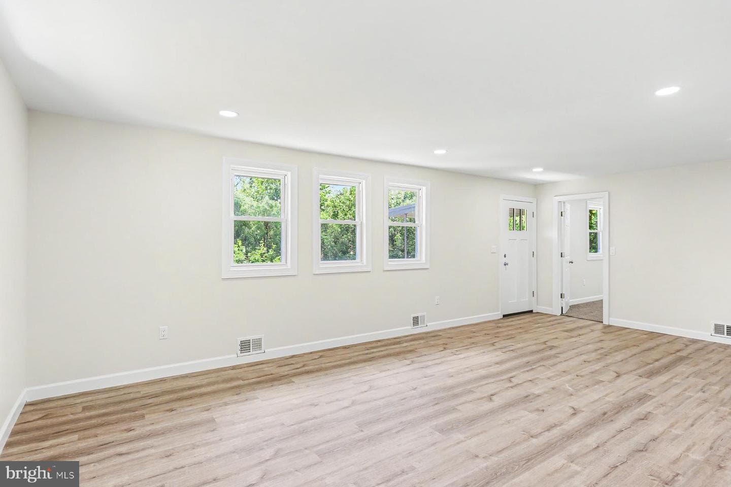 230 S 4th Street photo 7
