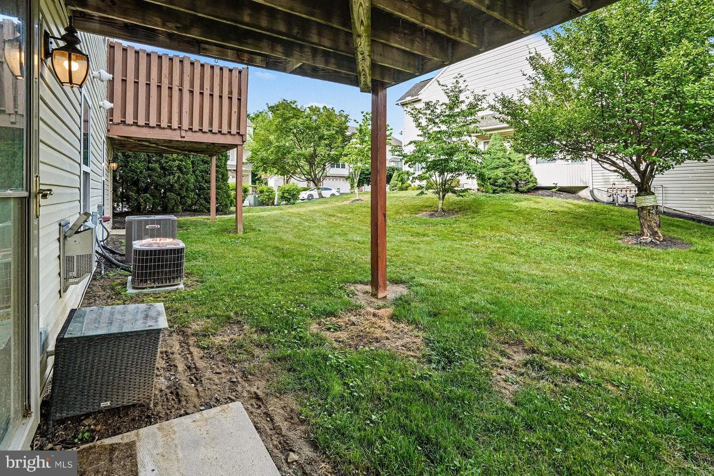 156 Mapleton Boulevard photo 22
