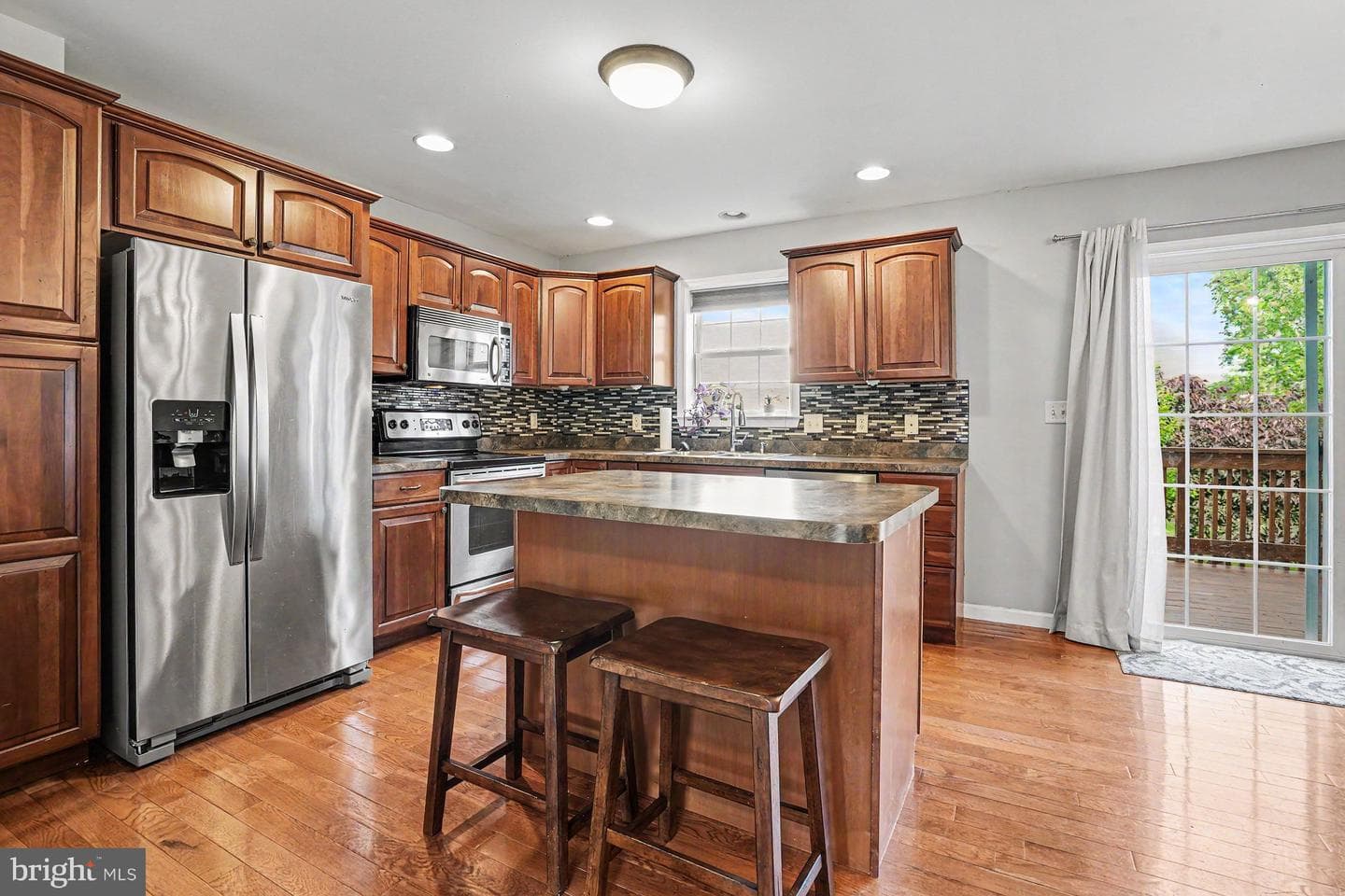 156 Mapleton Boulevard photo 3