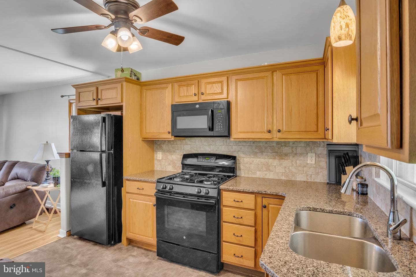 12 Theodore Avenue photo 9