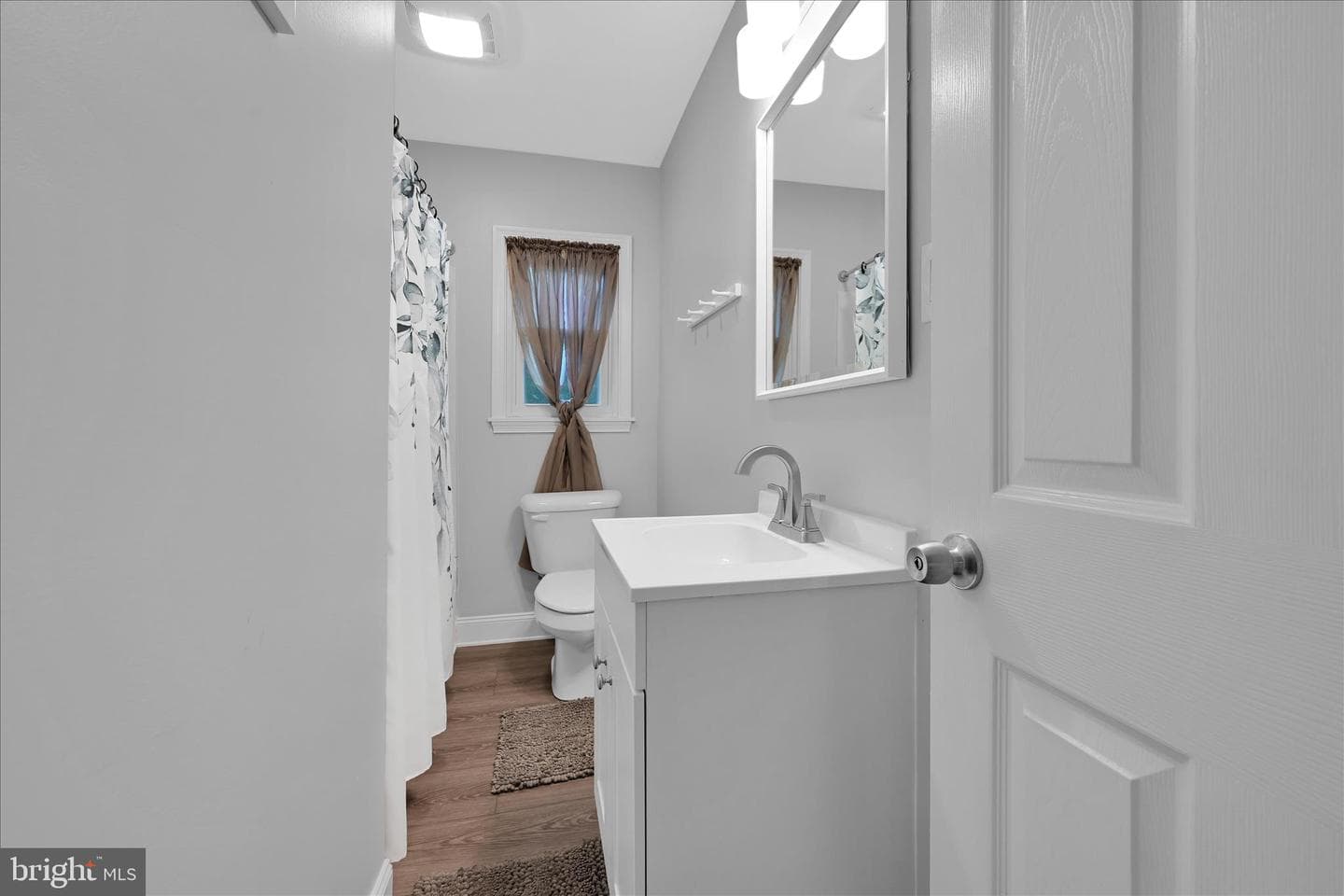 3947 Elmerton Avenue photo 15