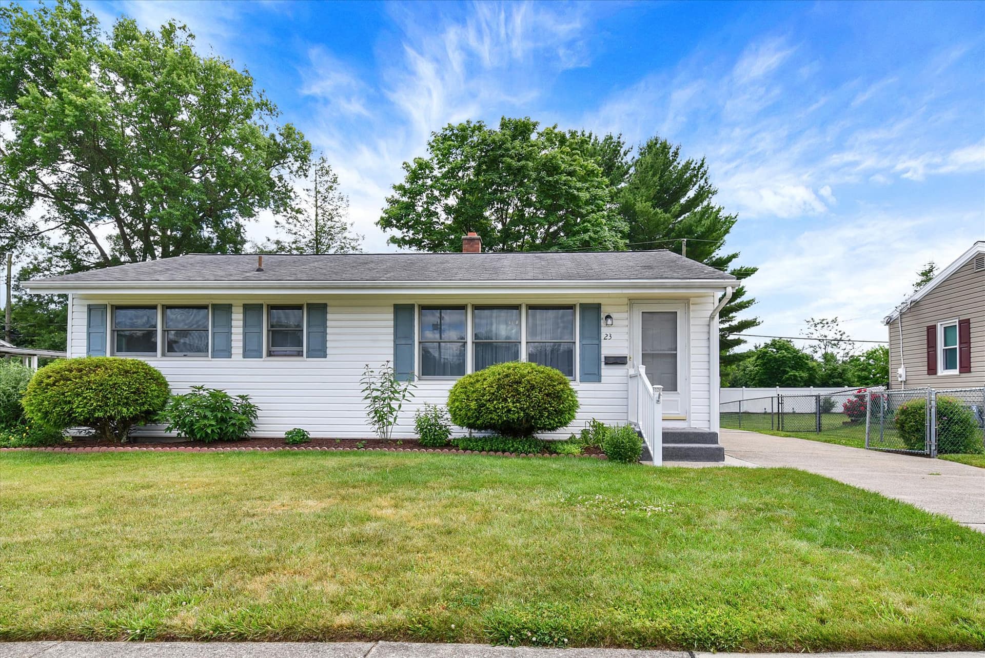 23 Shirley Drive photo 2