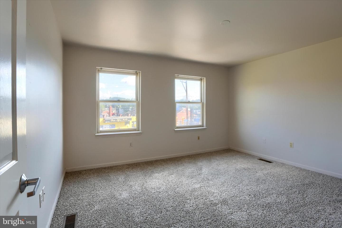1631 Derry Street photo 14