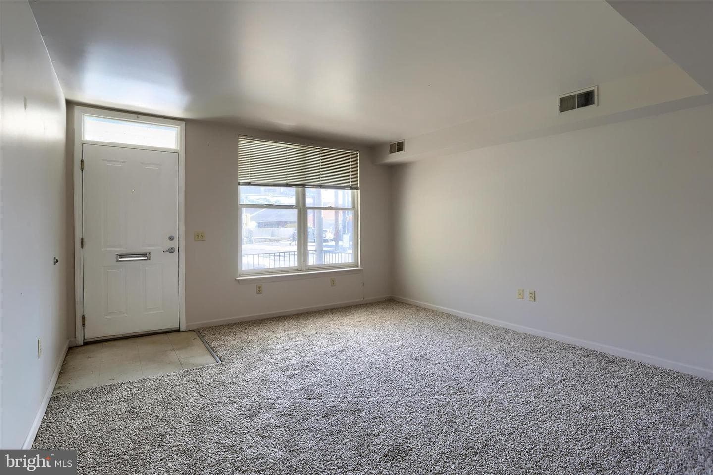 1631 Derry Street photo 4
