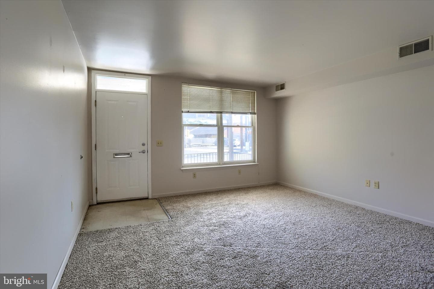 1631 Derry Street photo 6