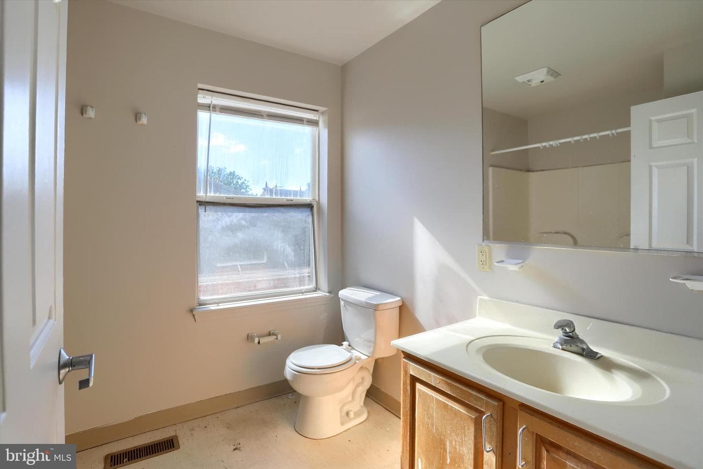 1631 Derry Street photo 8