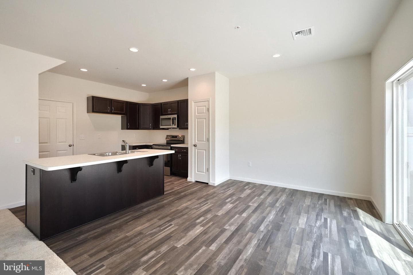 7859 Briarwood Drive photo 8