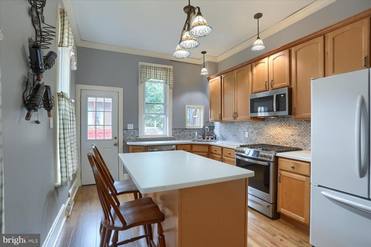 233 Hamilton Street photo 10