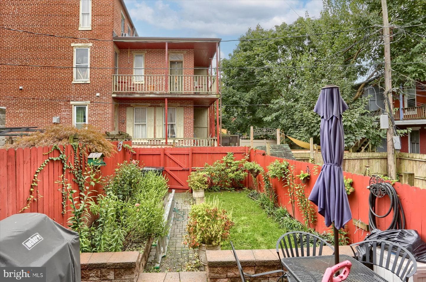 233 Hamilton Street photo 27
