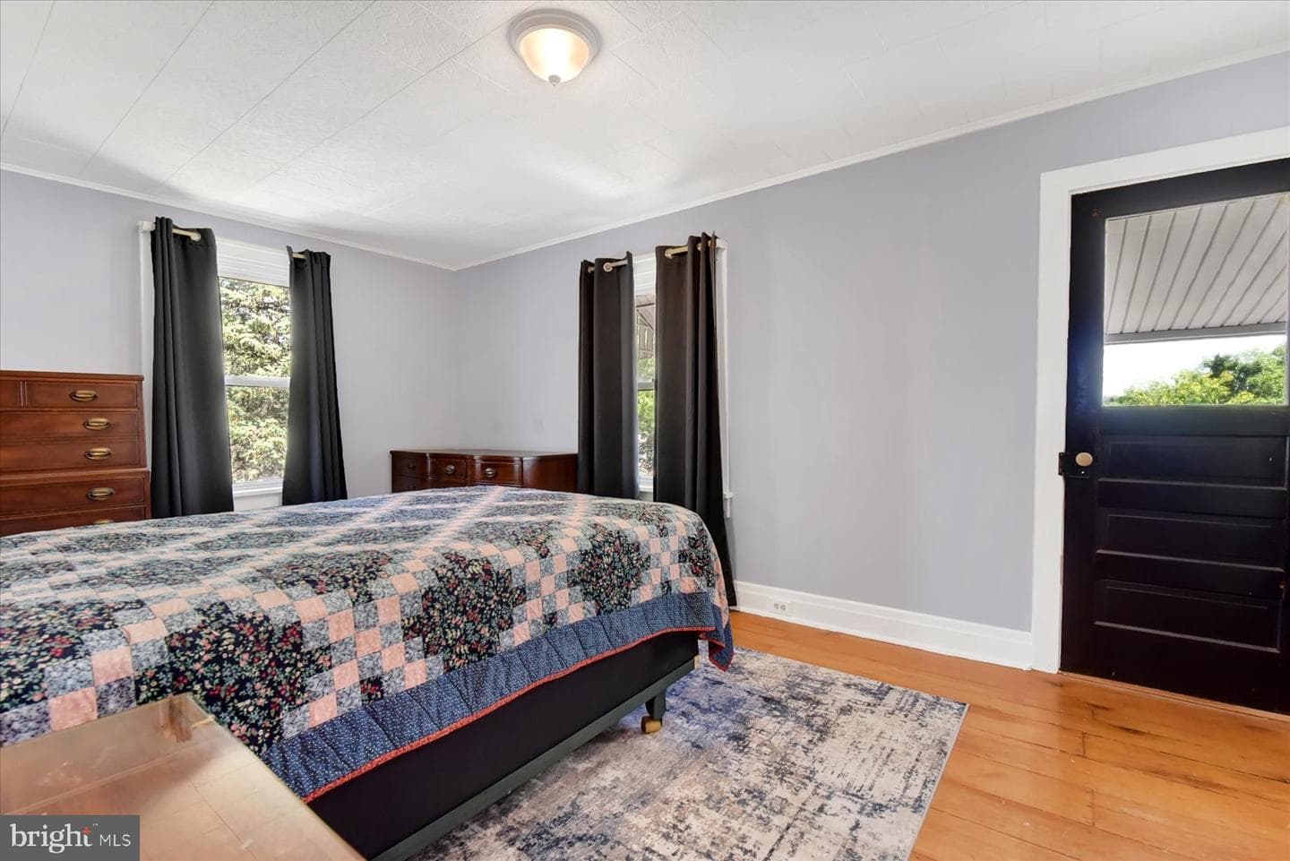 632 Highland Street photo 12