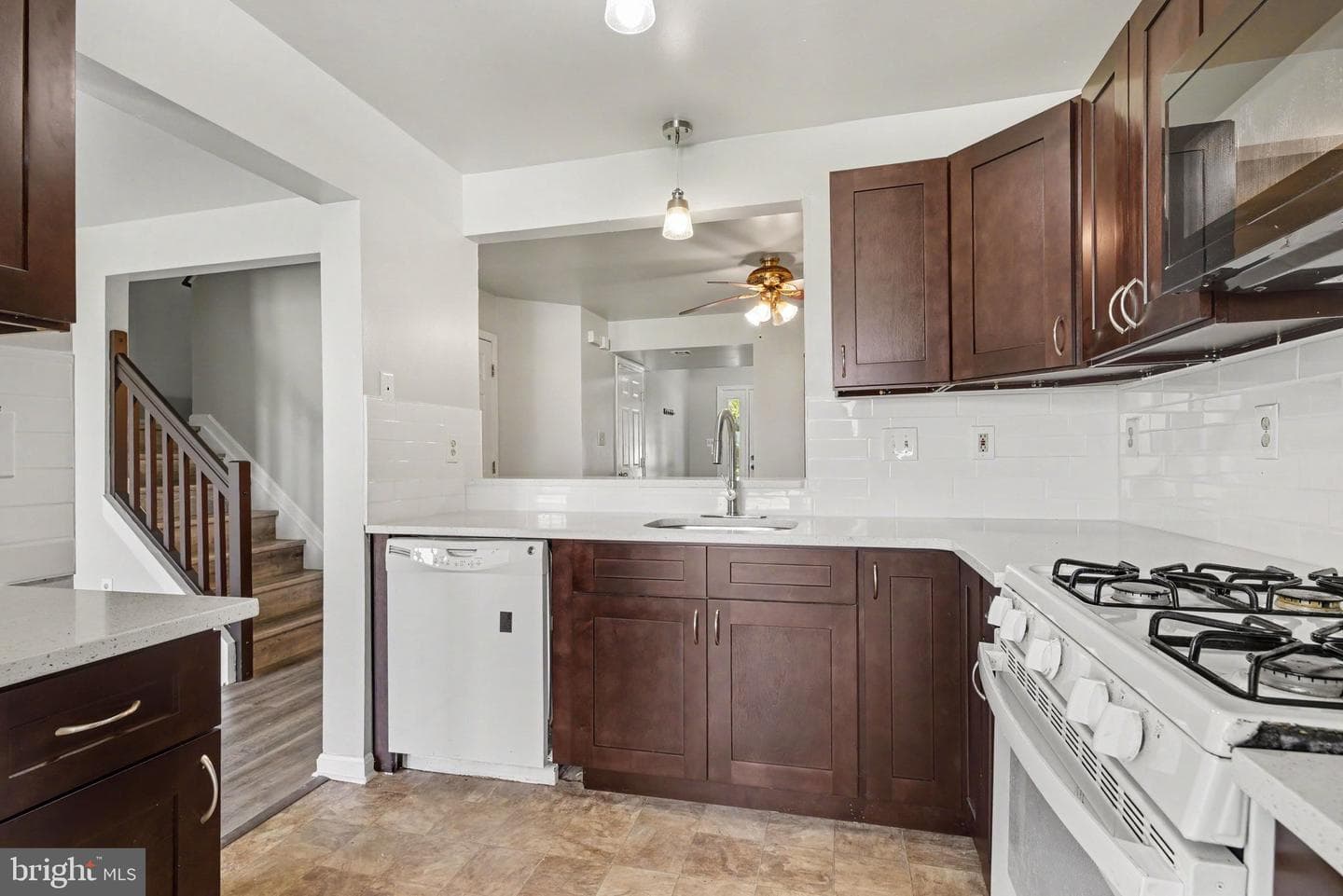 6624 Springford Terrace photo 10