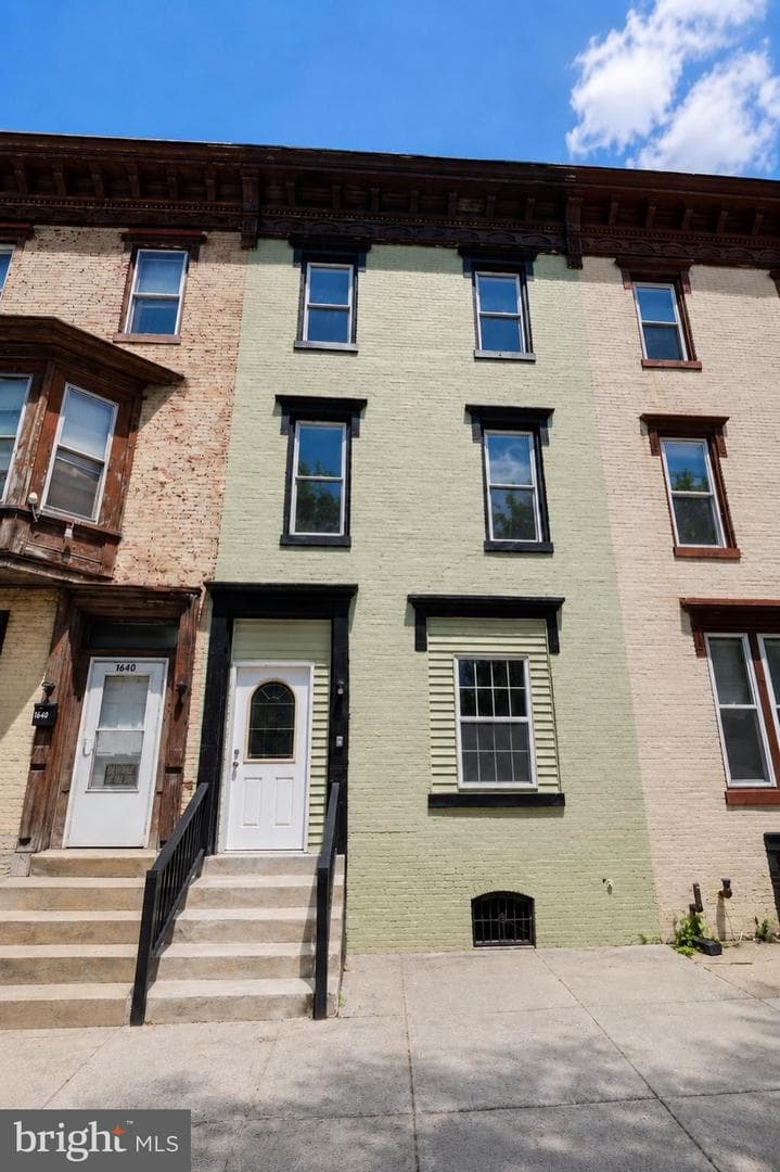1642 Market Street, Harrisburg