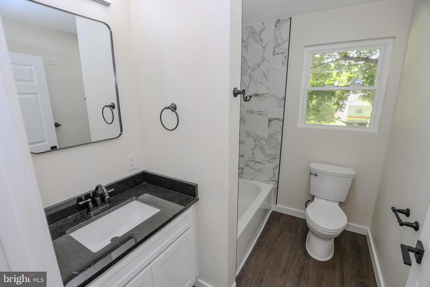 408 Clinton Road photo 23