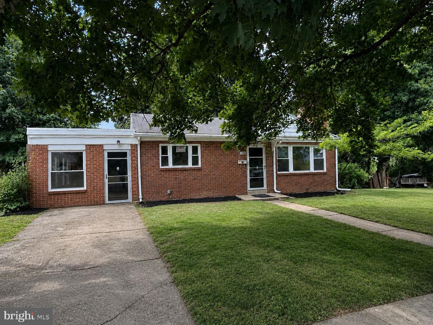 408 Clinton Road photo 5