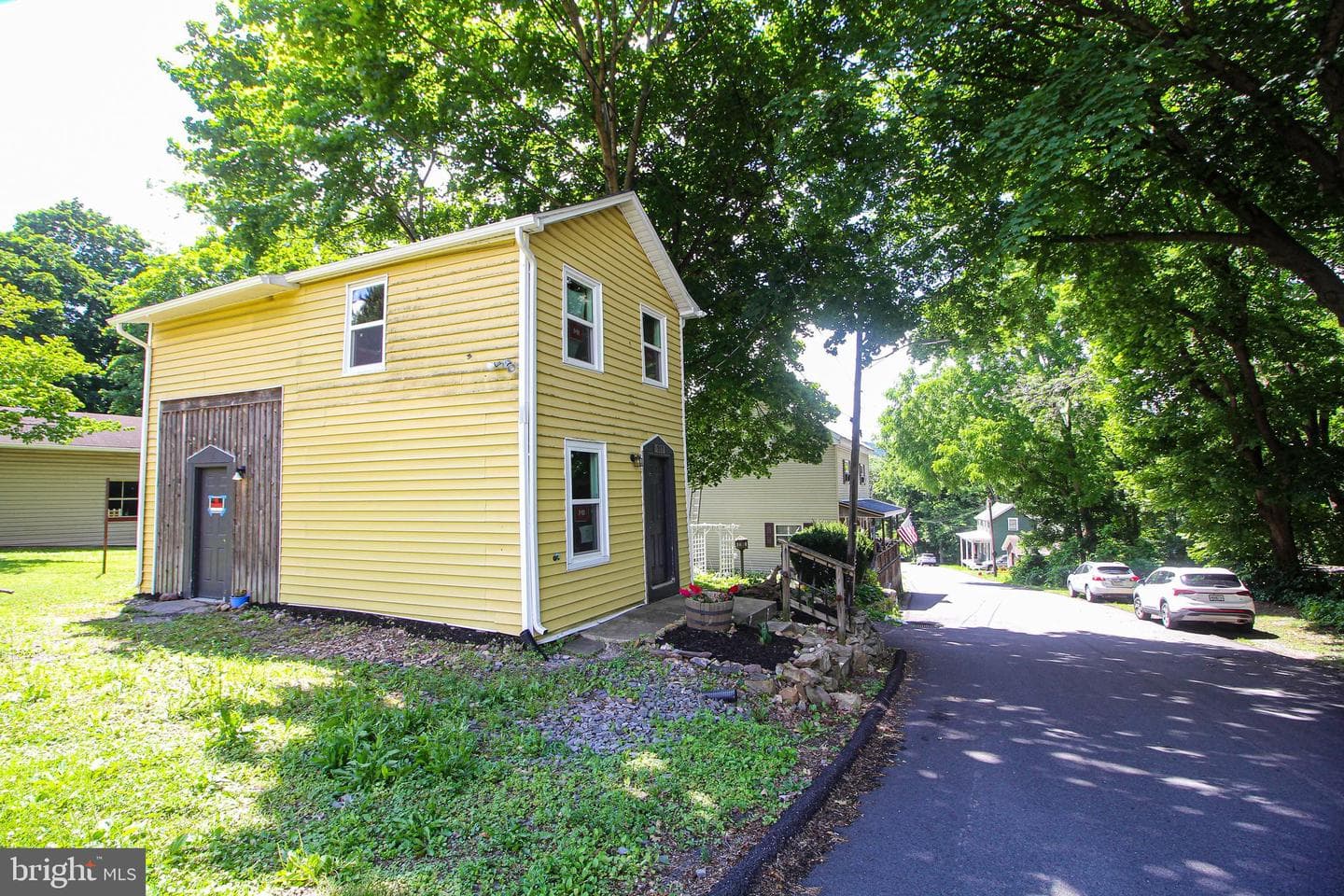 312 Plane Street photo 8