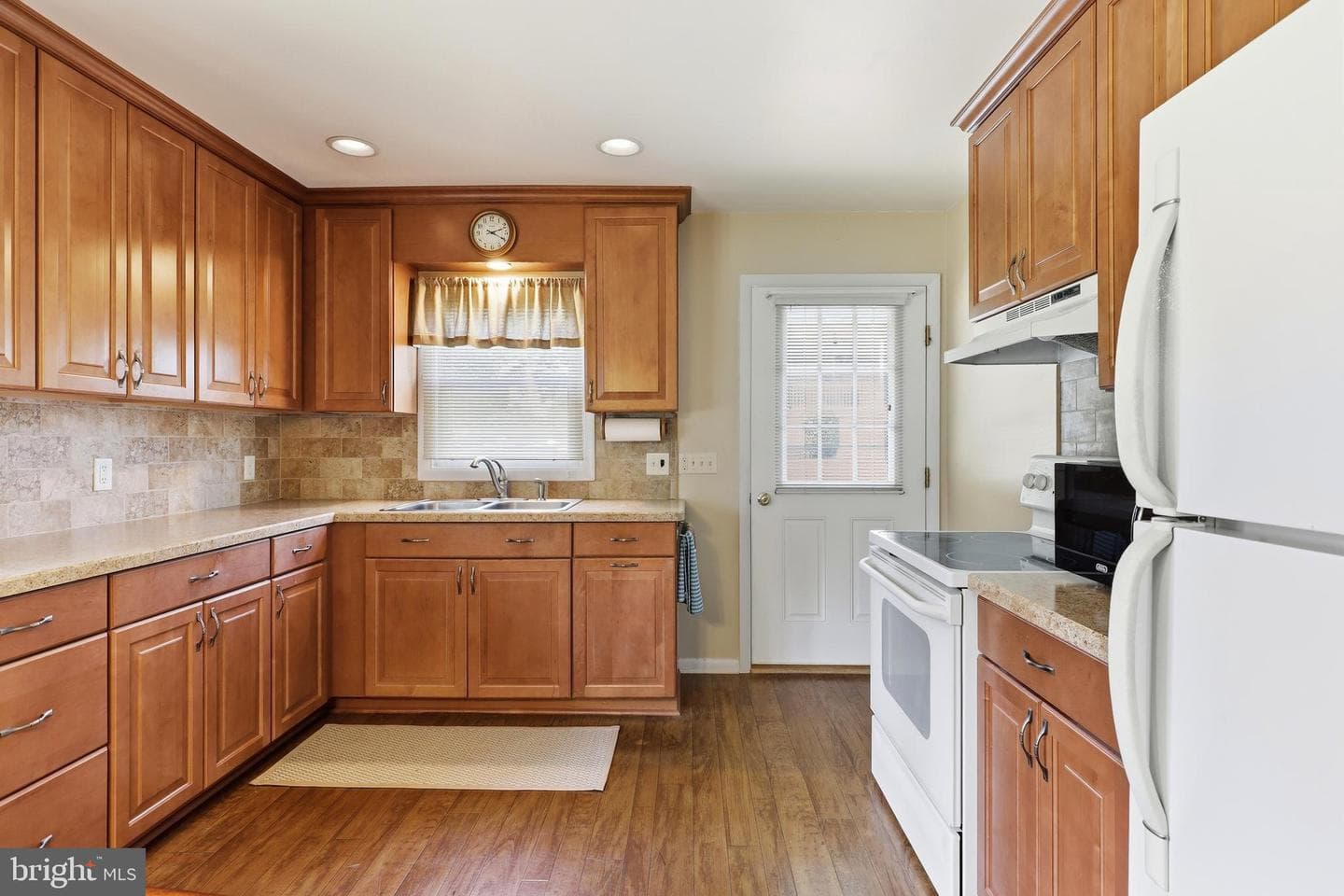 7823 Avondale Terrace photo 8