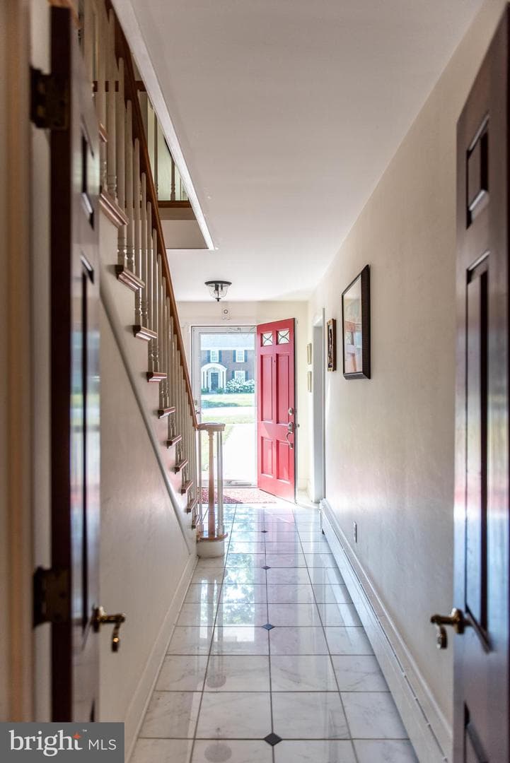 371 Elm Avenue photo 4