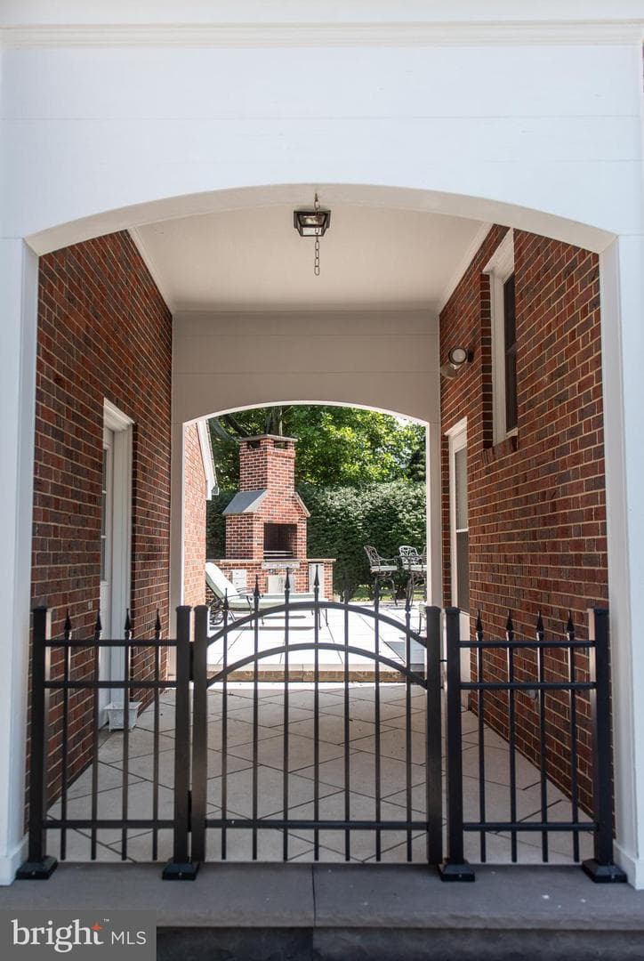 371 Elm Avenue photo 40