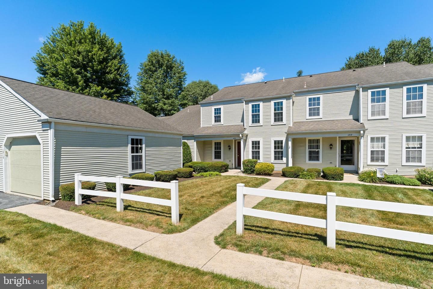 1819 Wexford Road photo 1
