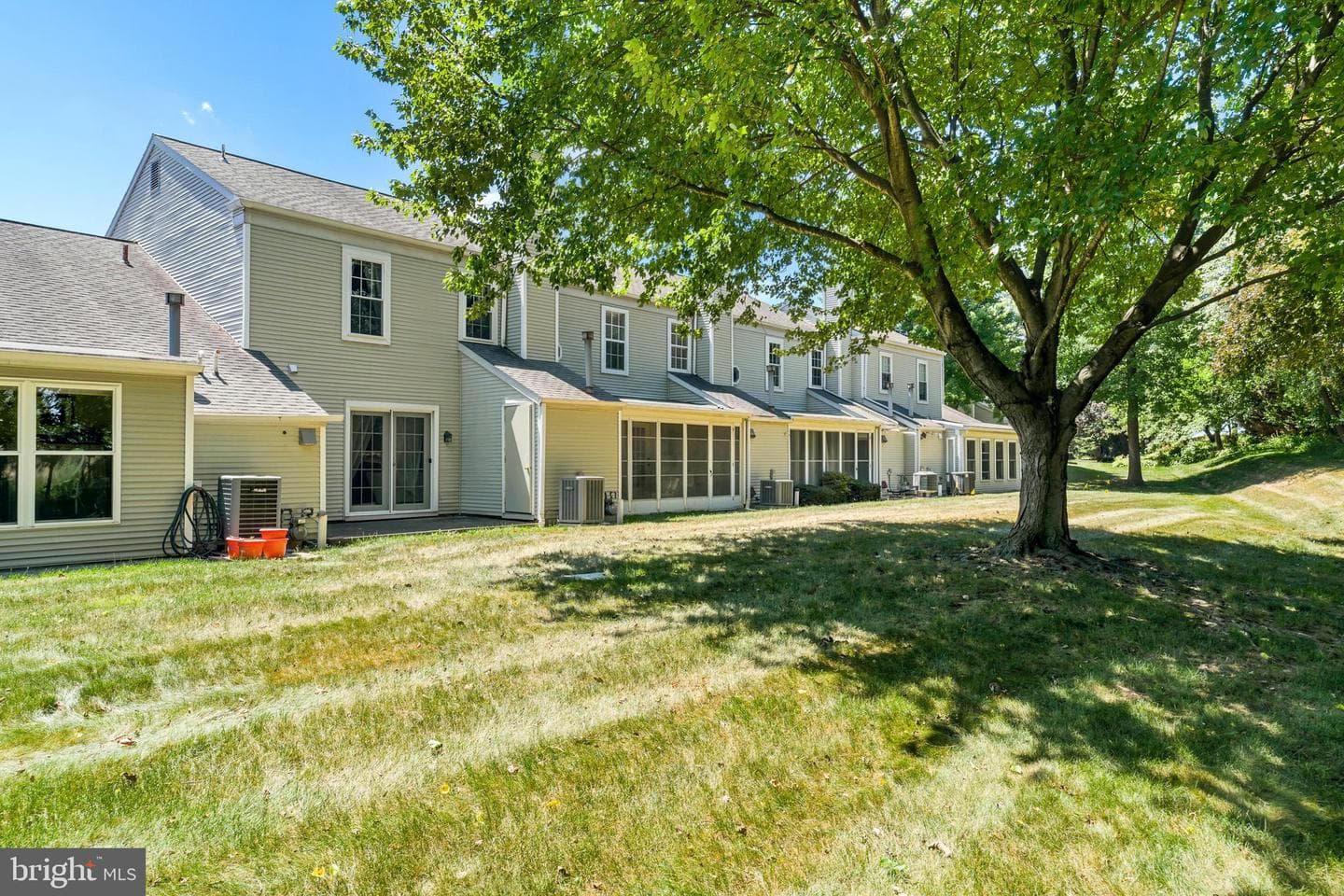 1819 Wexford Road photo 24
