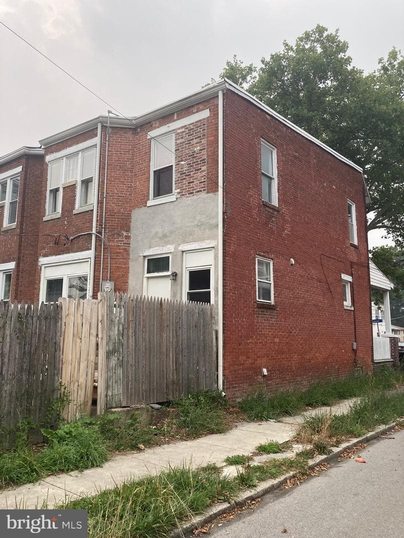 317 Emerald Street photo 3