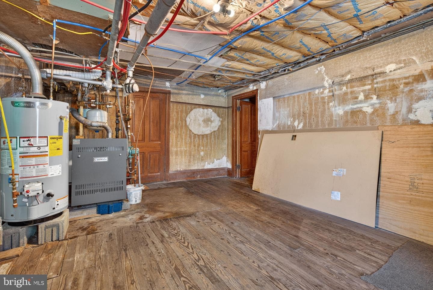 128 E Market St photo 44