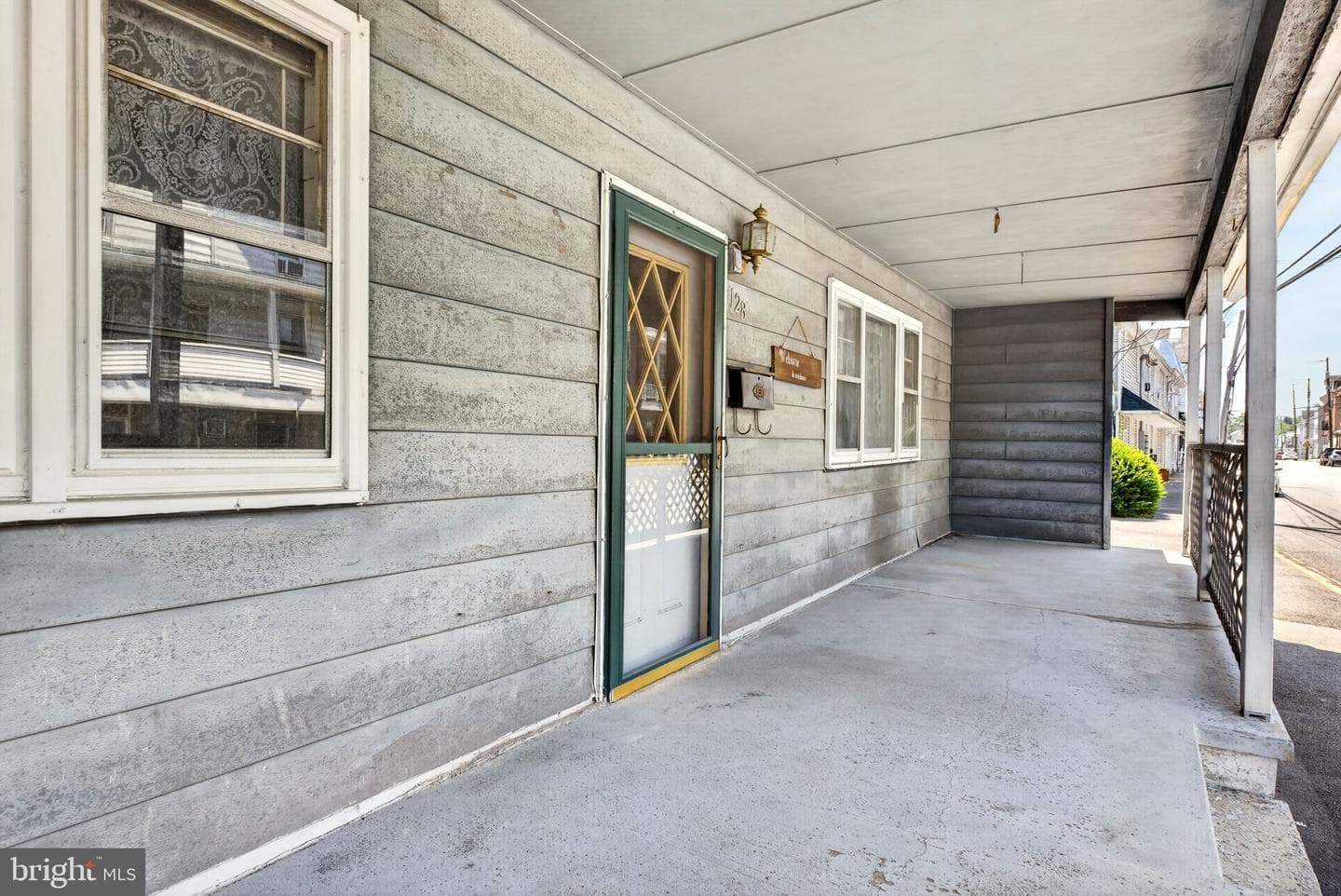128 E Market St photo 6