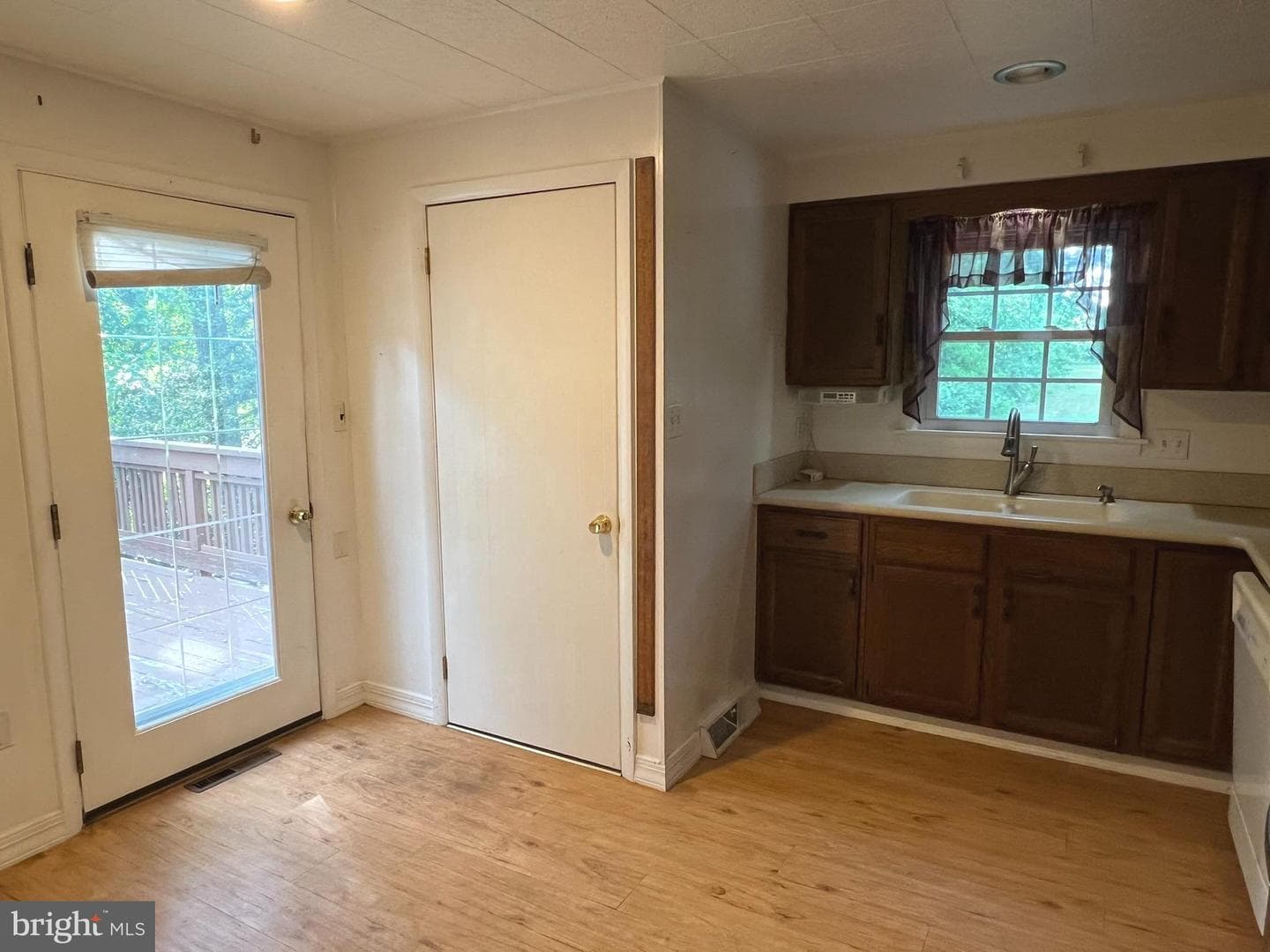 5136 Sunset Drive photo 21