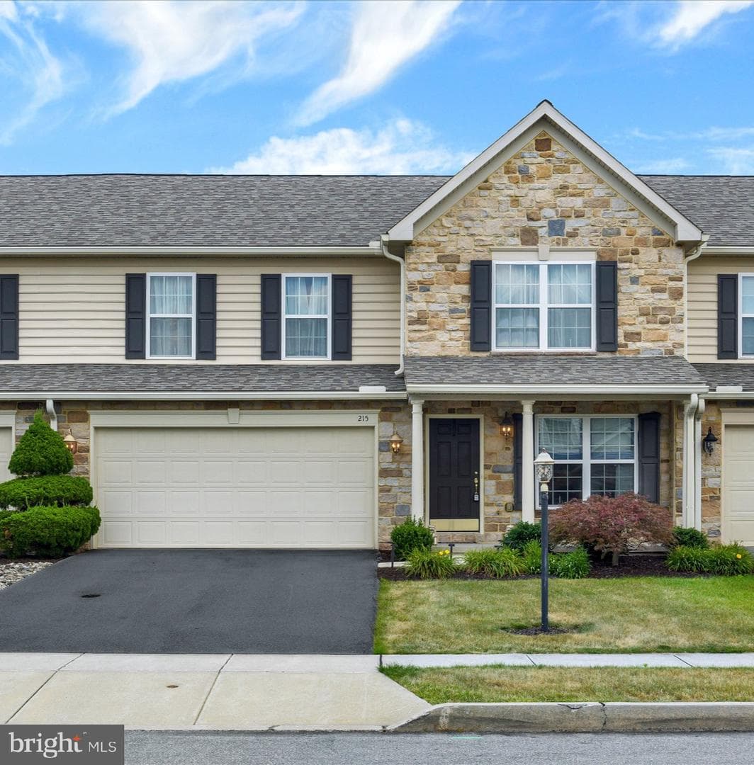215 Brookridge Court, Harrisburg