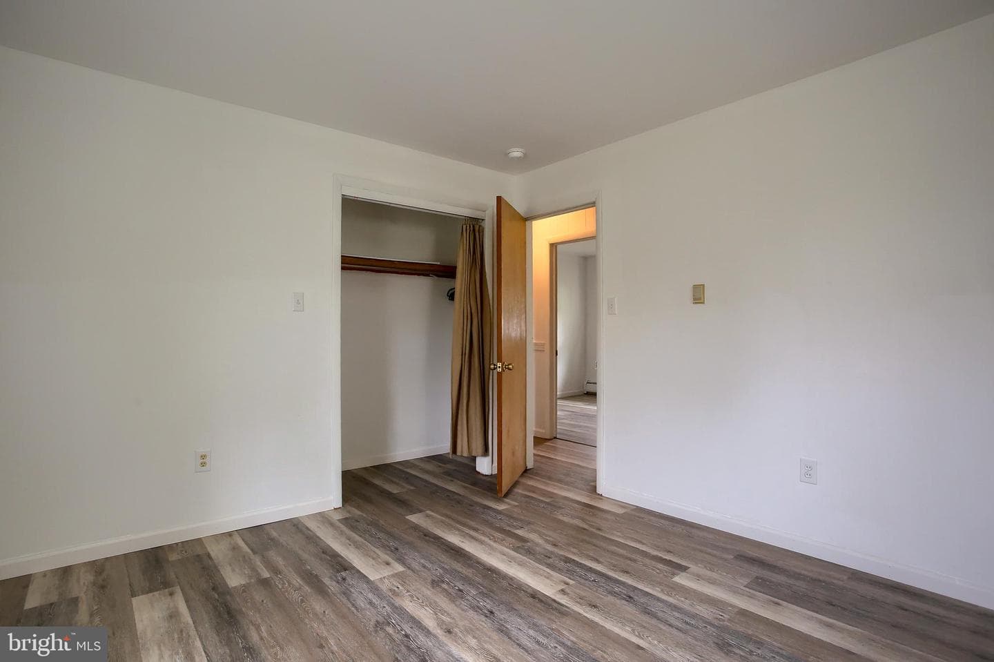 102 5th St photo 16