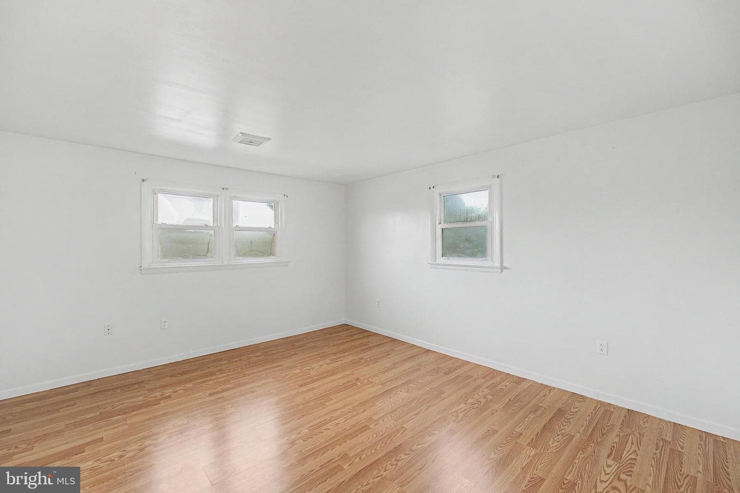 231 Eddington Avenue photo 18