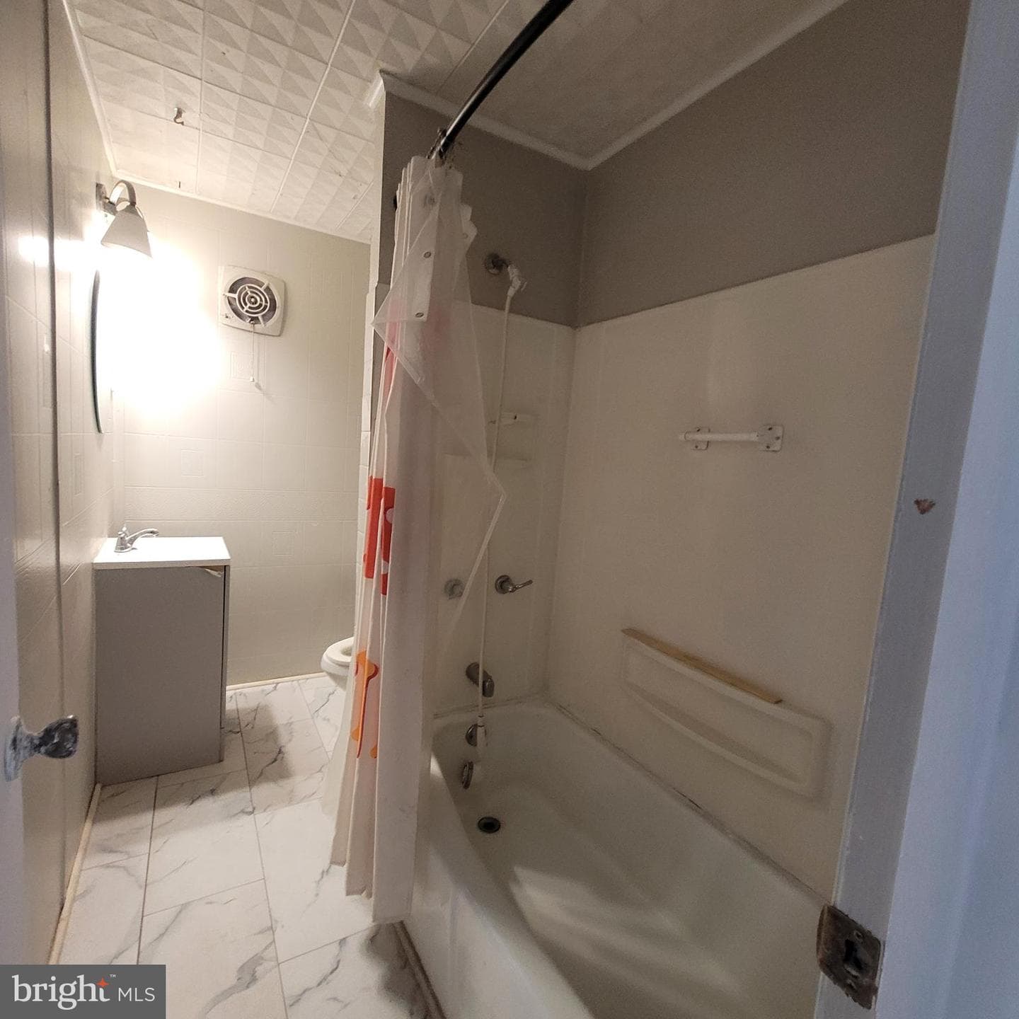 507 W Market Street photo 9