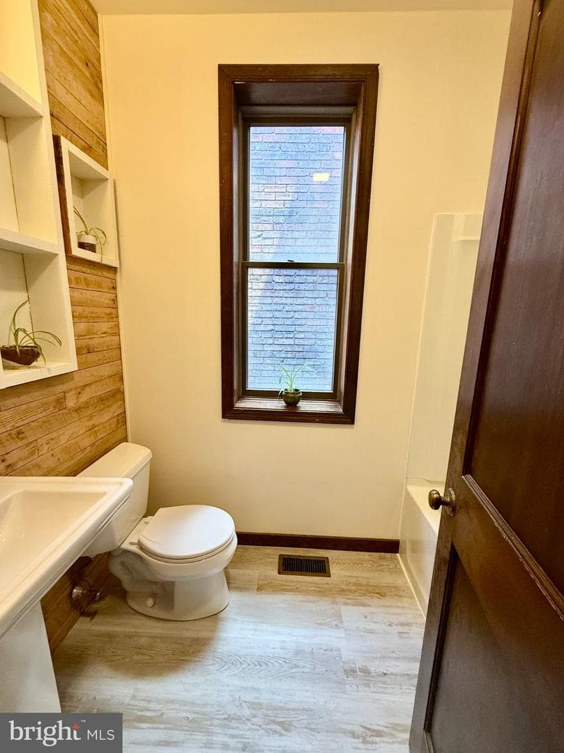 204 Hamilton Street photo 23