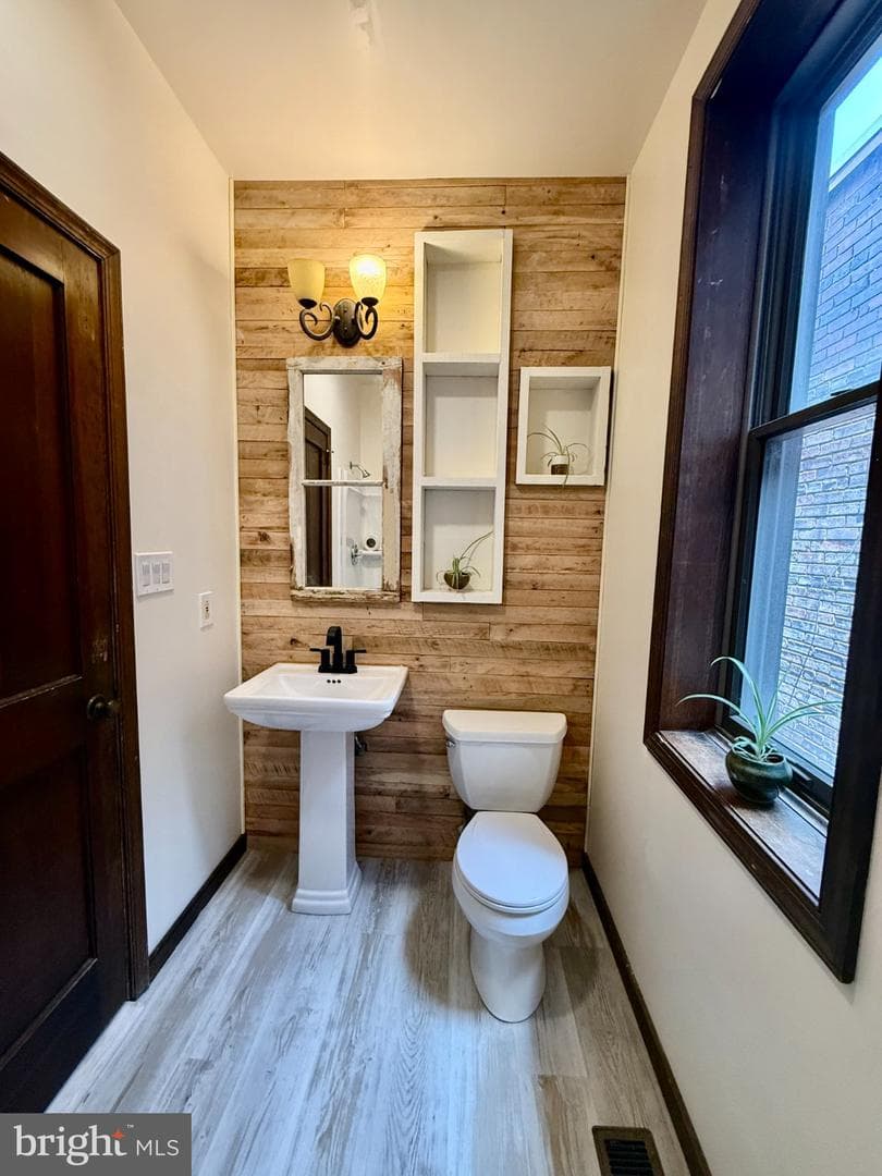 204 Hamilton Street photo 24