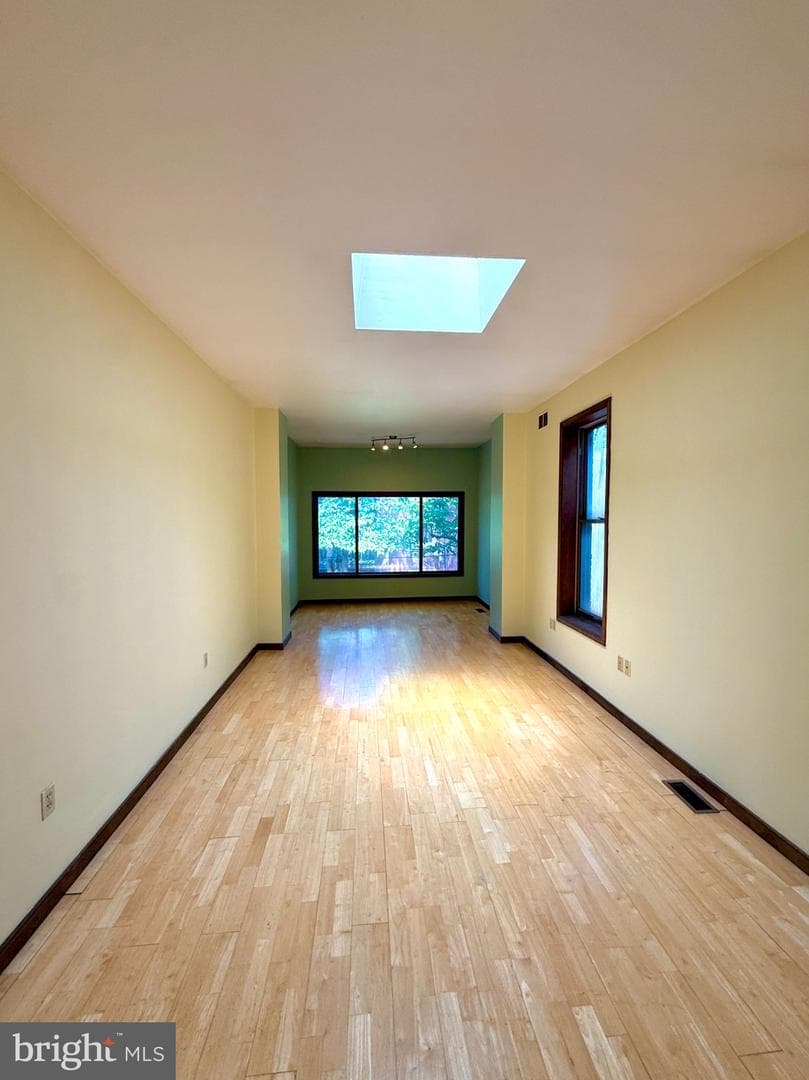 204 Hamilton Street photo 27