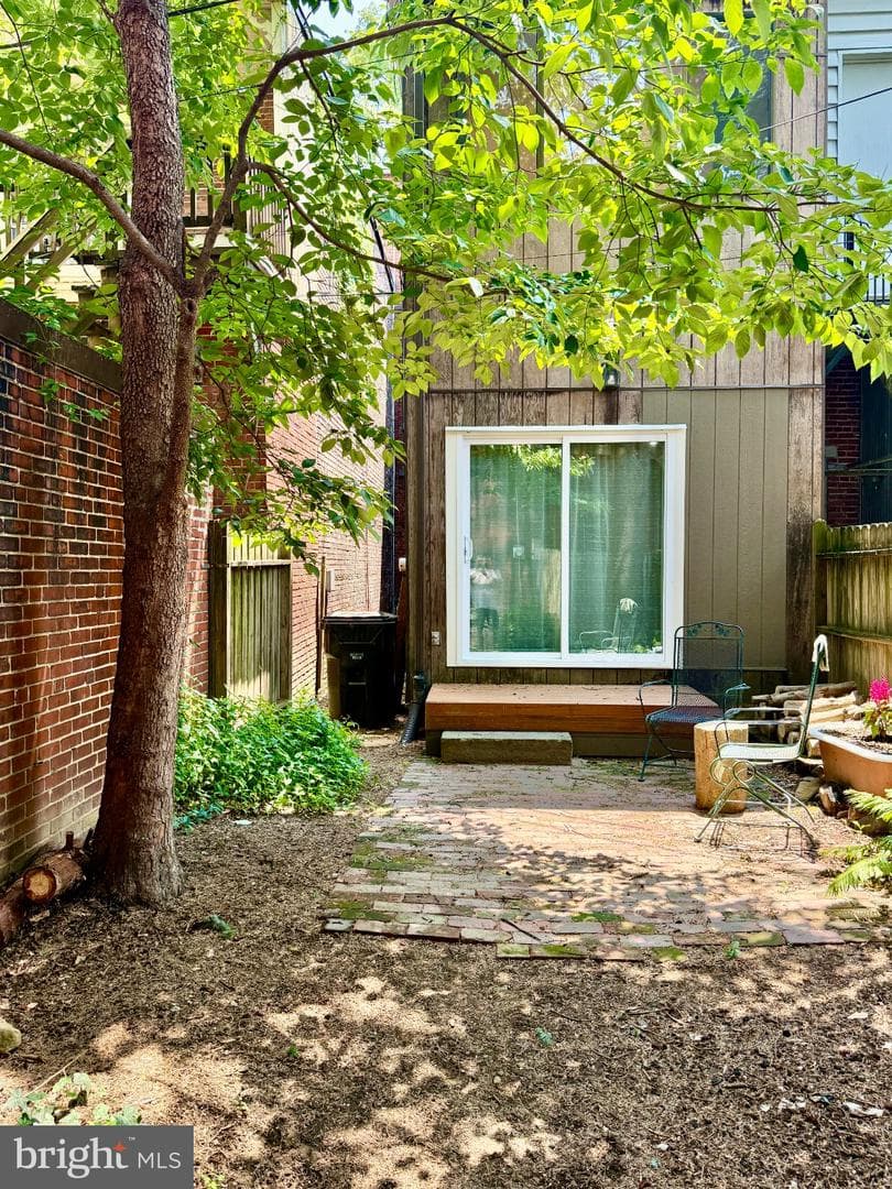 204 Hamilton Street photo 36