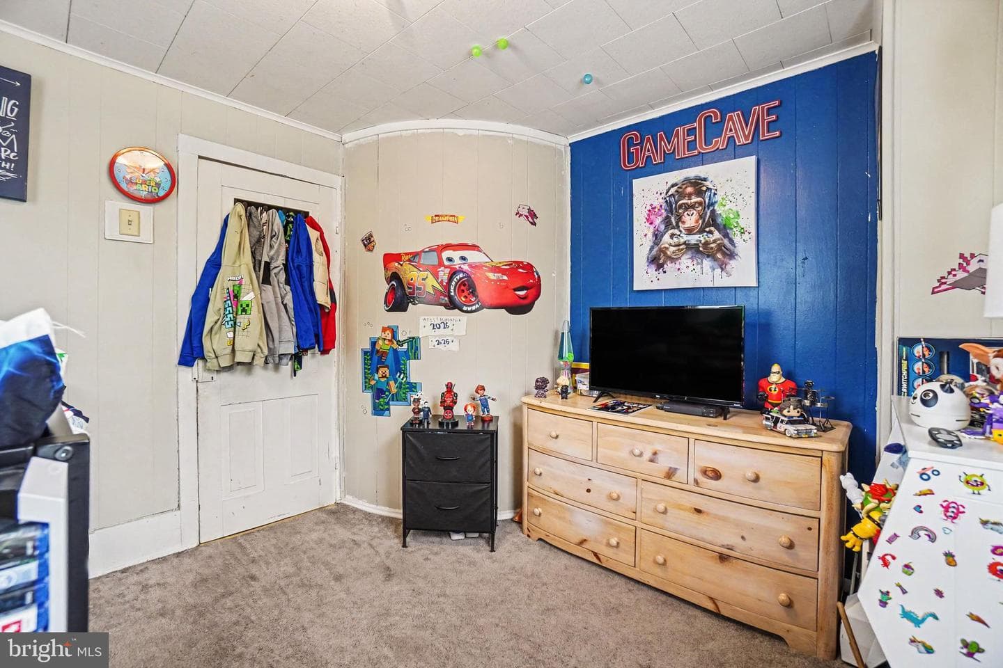 411 Elizabeth Street photo 19