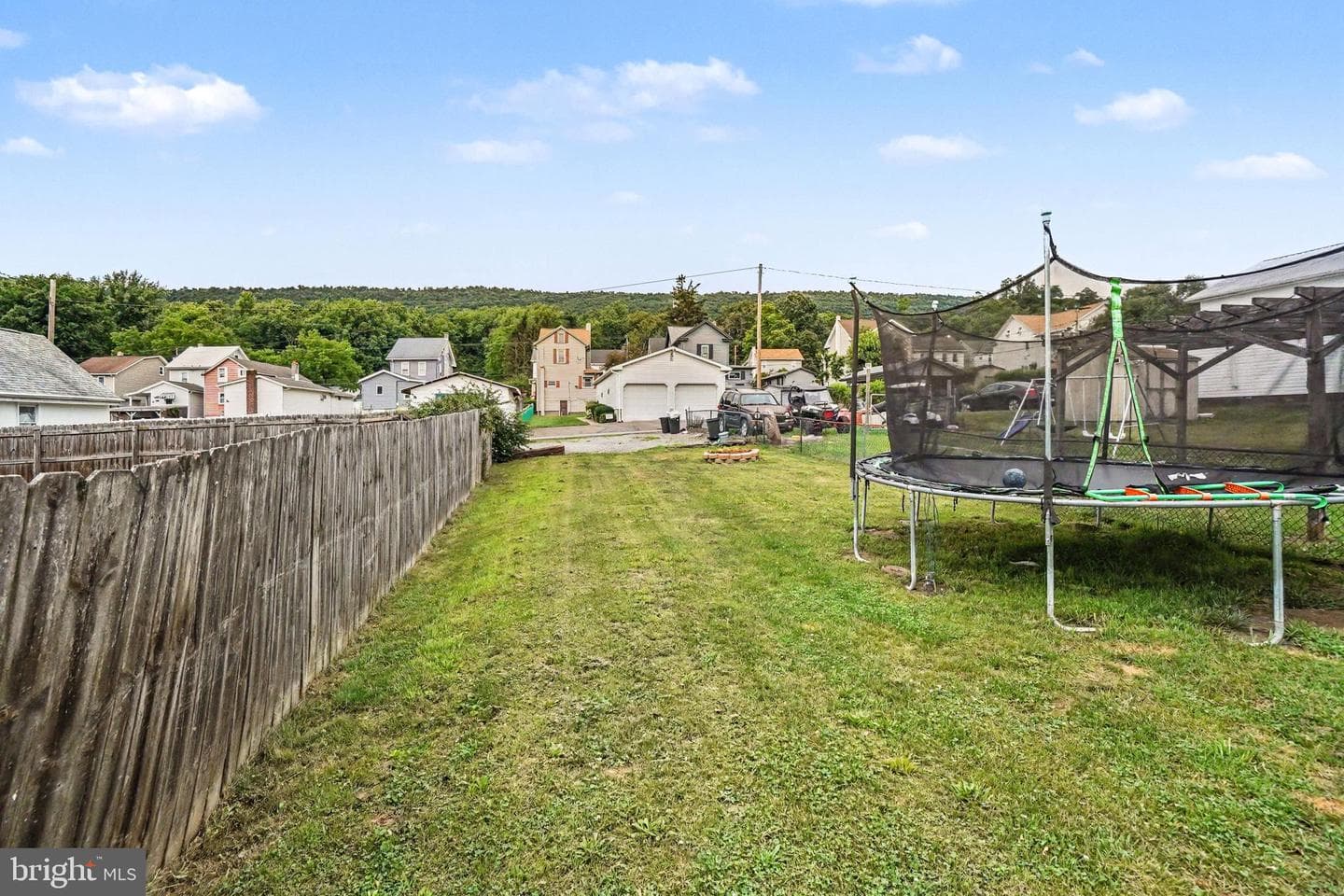411 Elizabeth Street photo 23