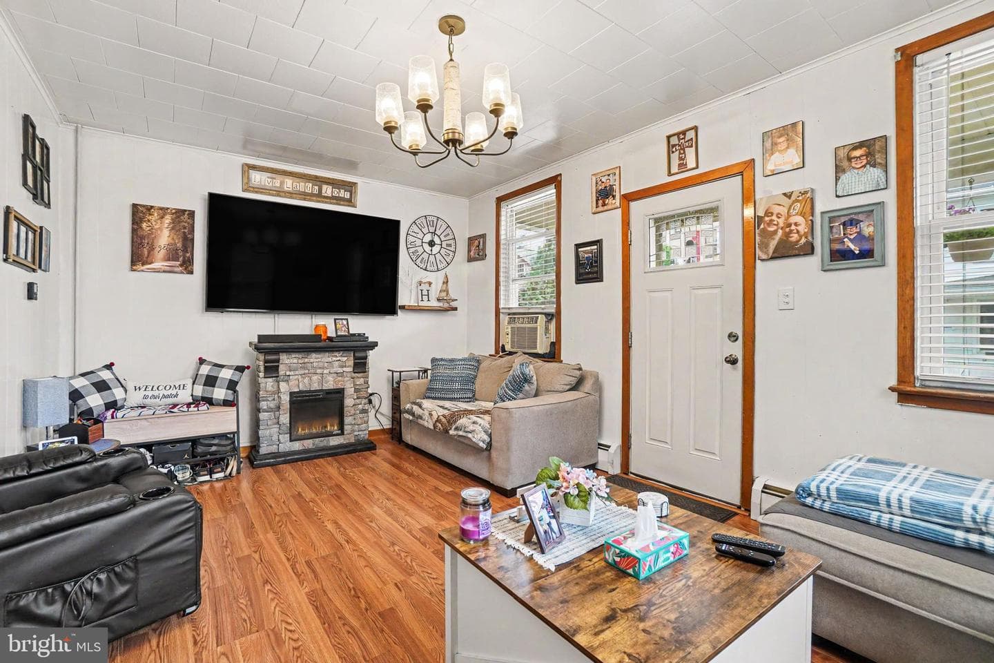 411 Elizabeth Street photo 5