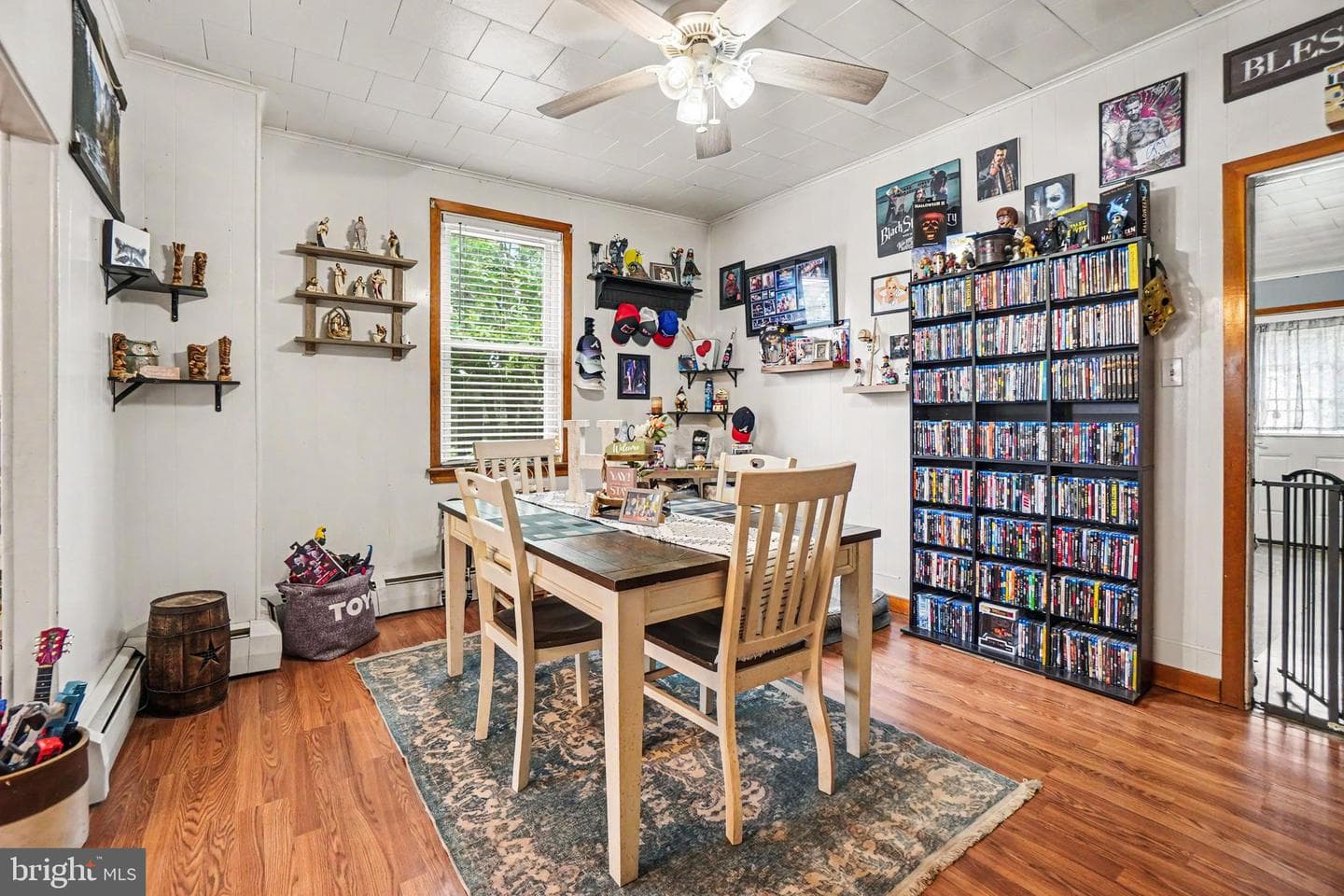 411 Elizabeth Street photo 8