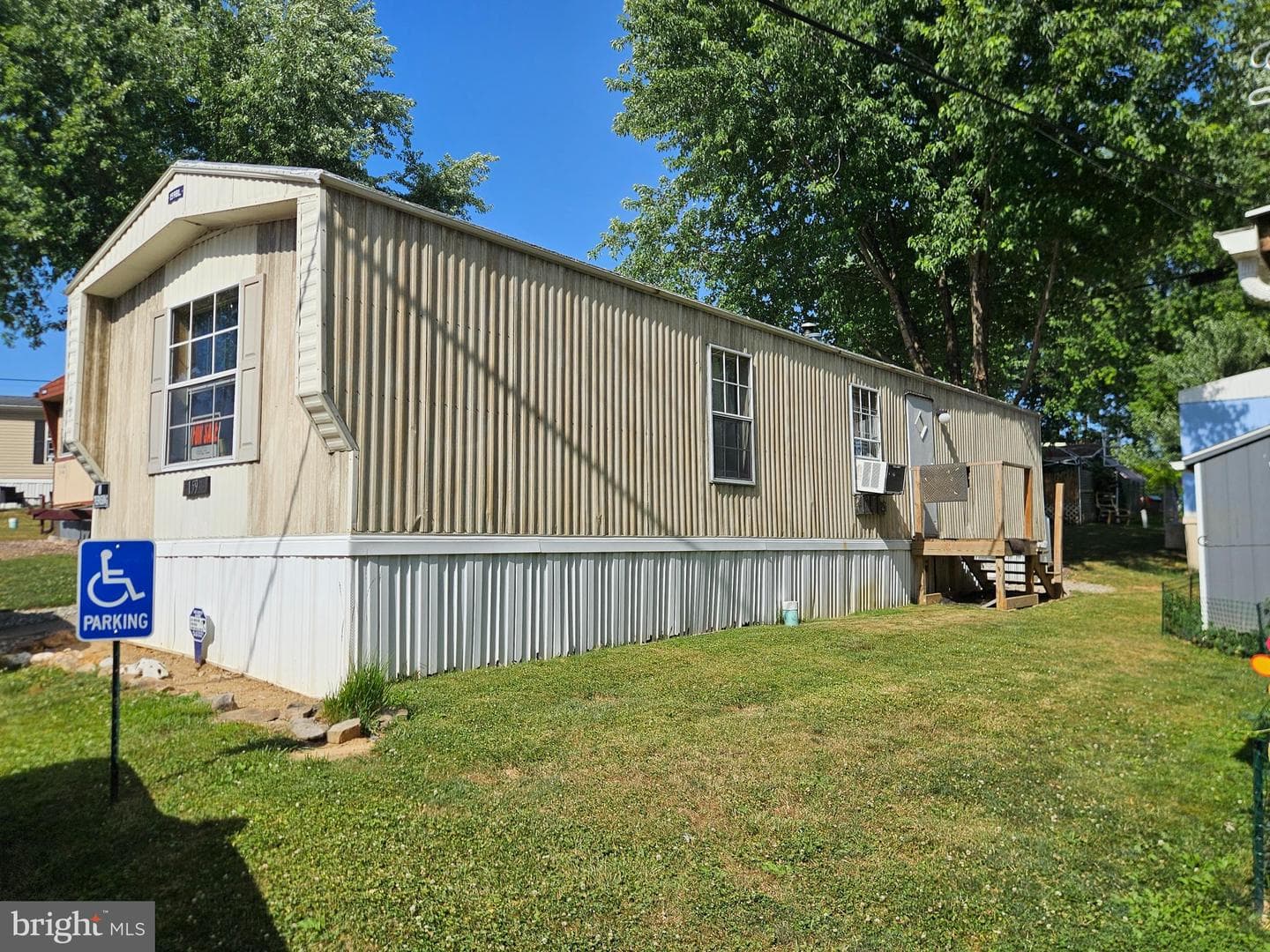 159 B Lane photo 15