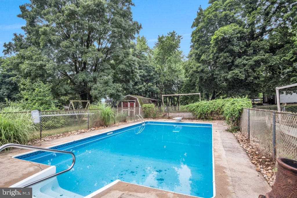 601 Gaynor Lane photo 26