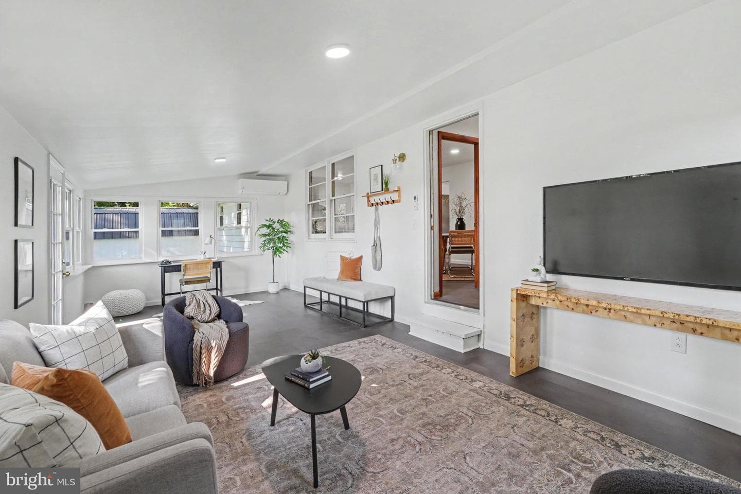 222 Robin Road photo 20