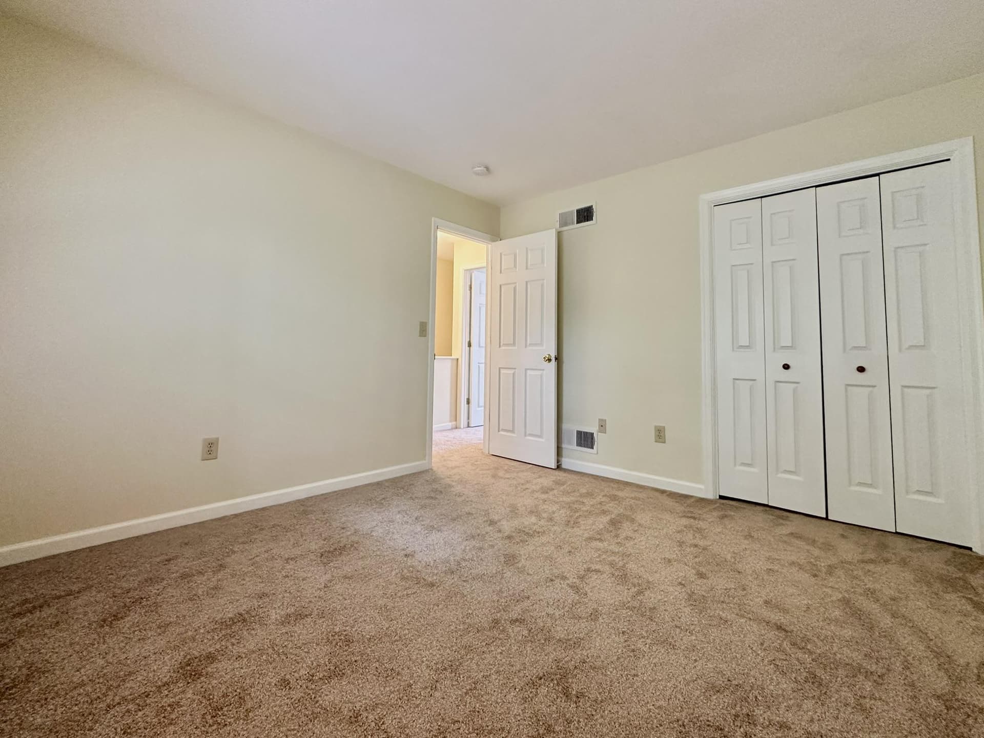 556 Downington Court photo 19