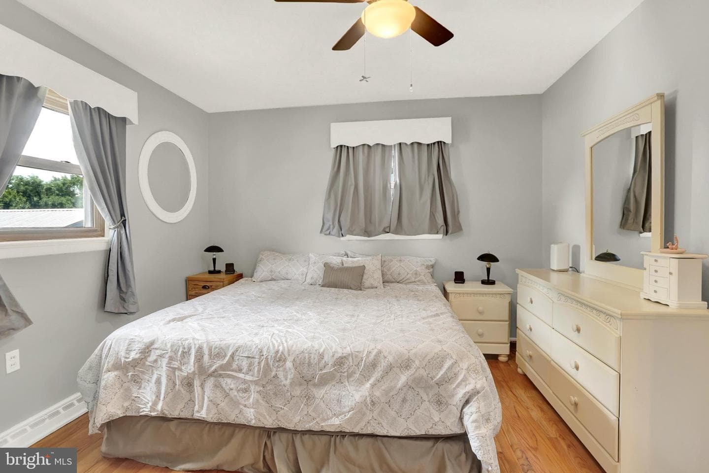 6207 Catherine Street photo 22