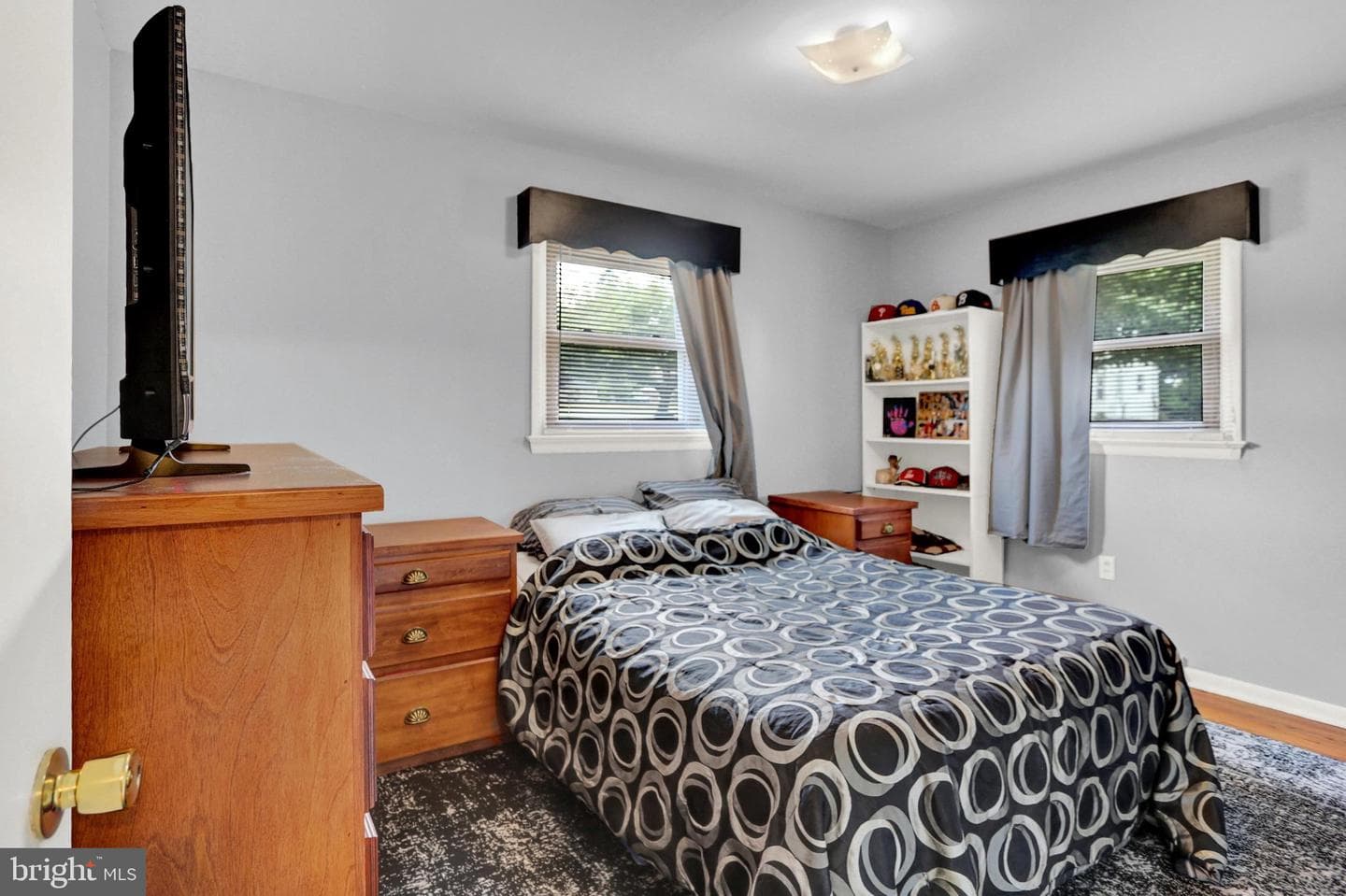 6207 Catherine Street photo 23