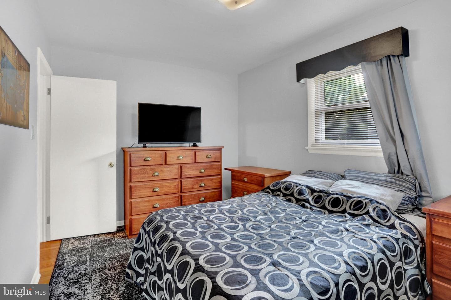 6207 Catherine Street photo 24