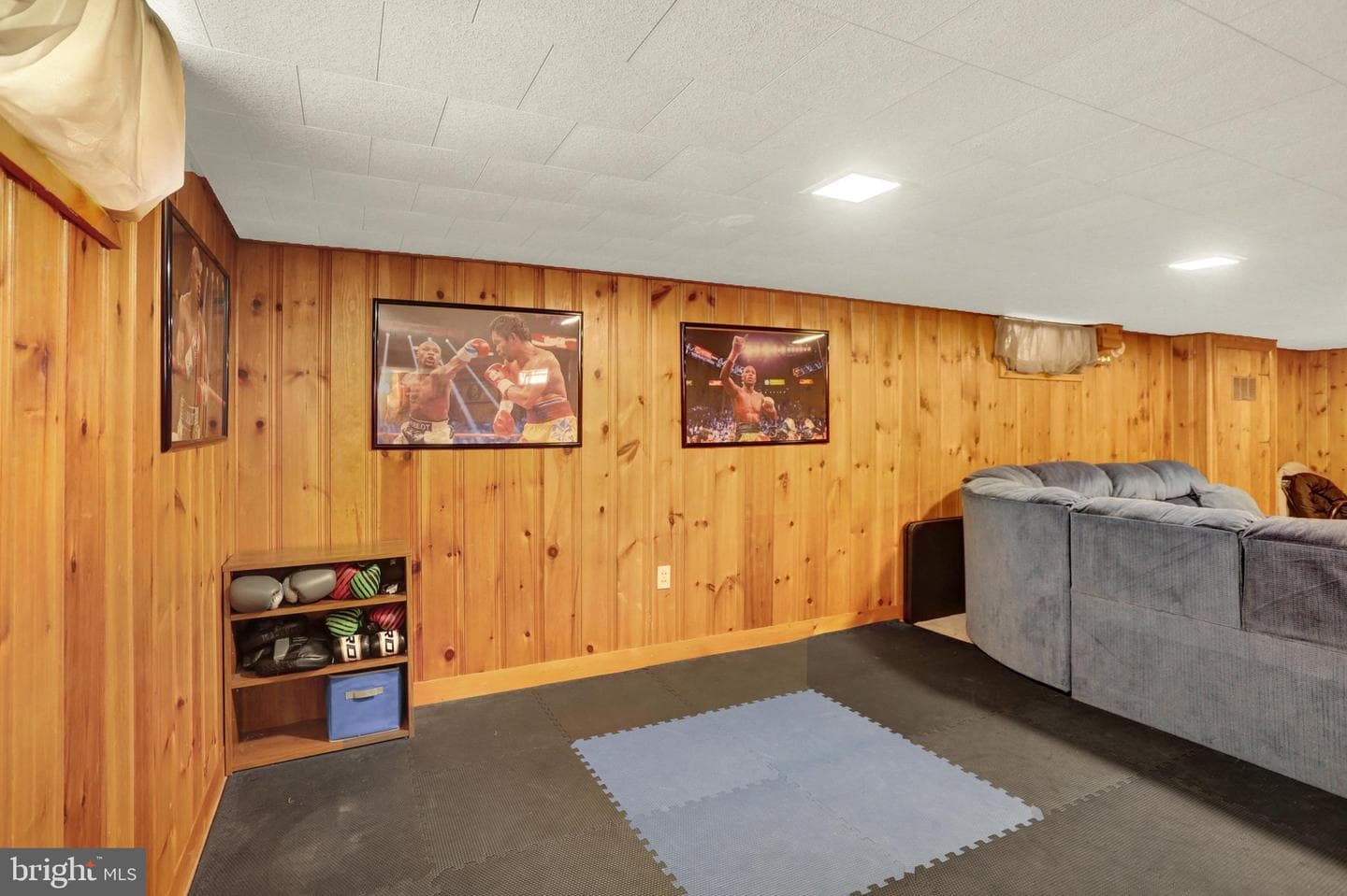6207 Catherine Street photo 27