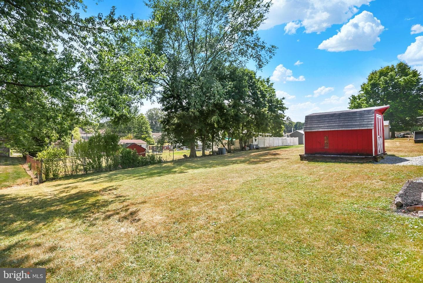 6207 Catherine Street photo 44