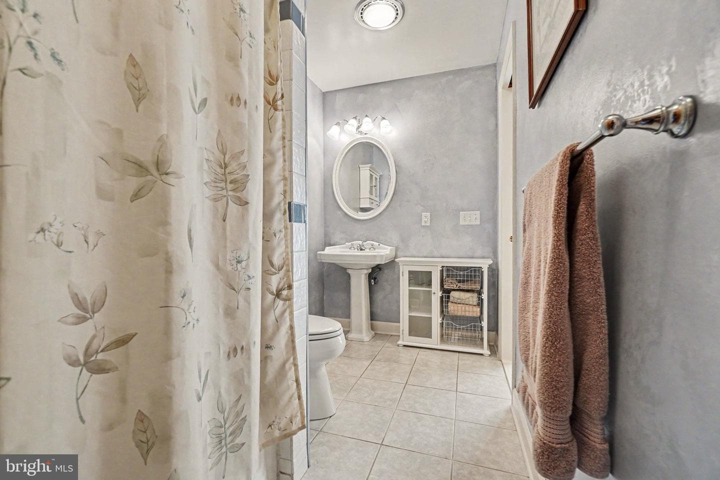 302 Robin Road photo 13
